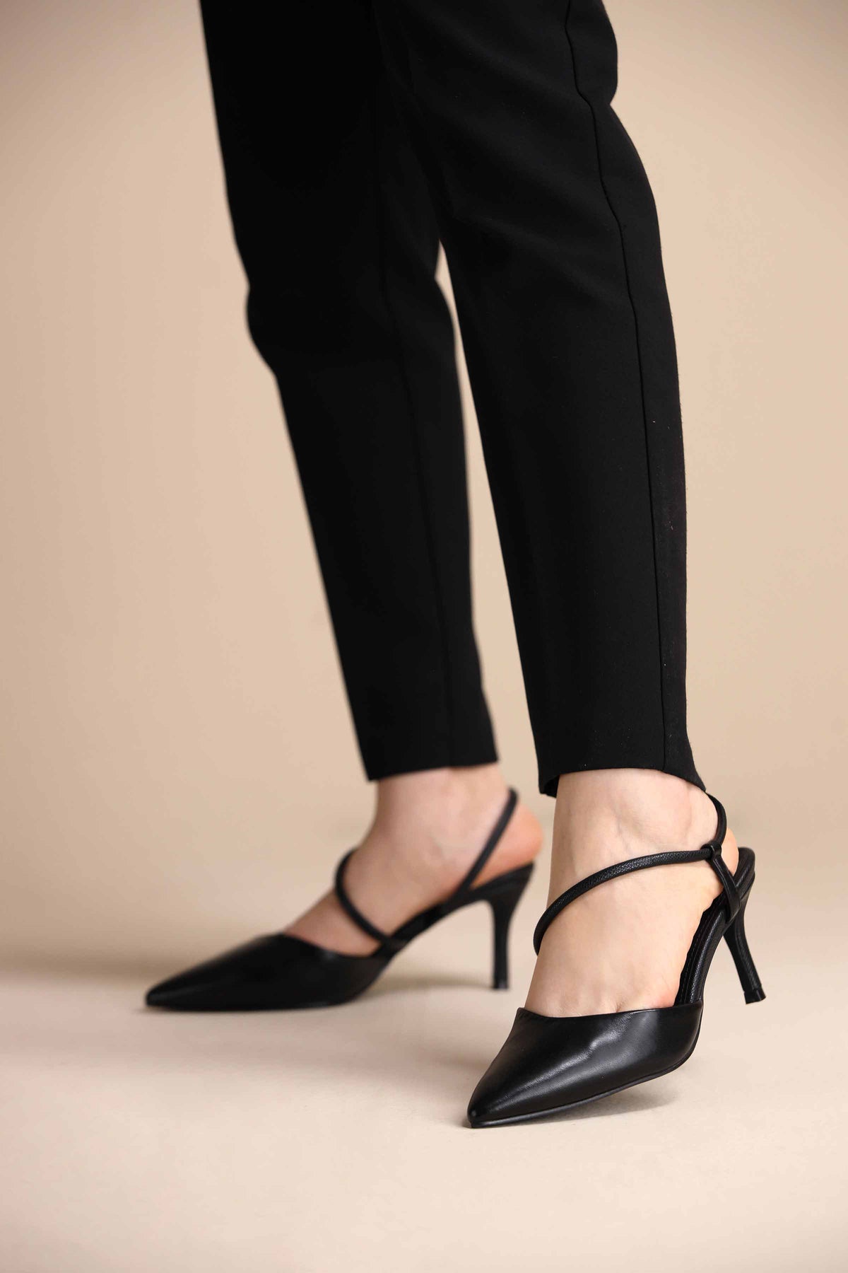 Black Pumps Heels-442992903