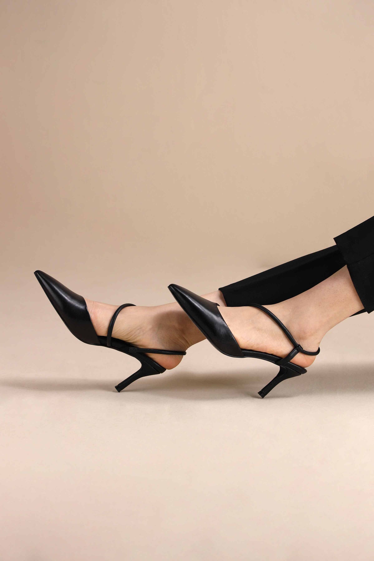 Black Pumps Heels-442992903