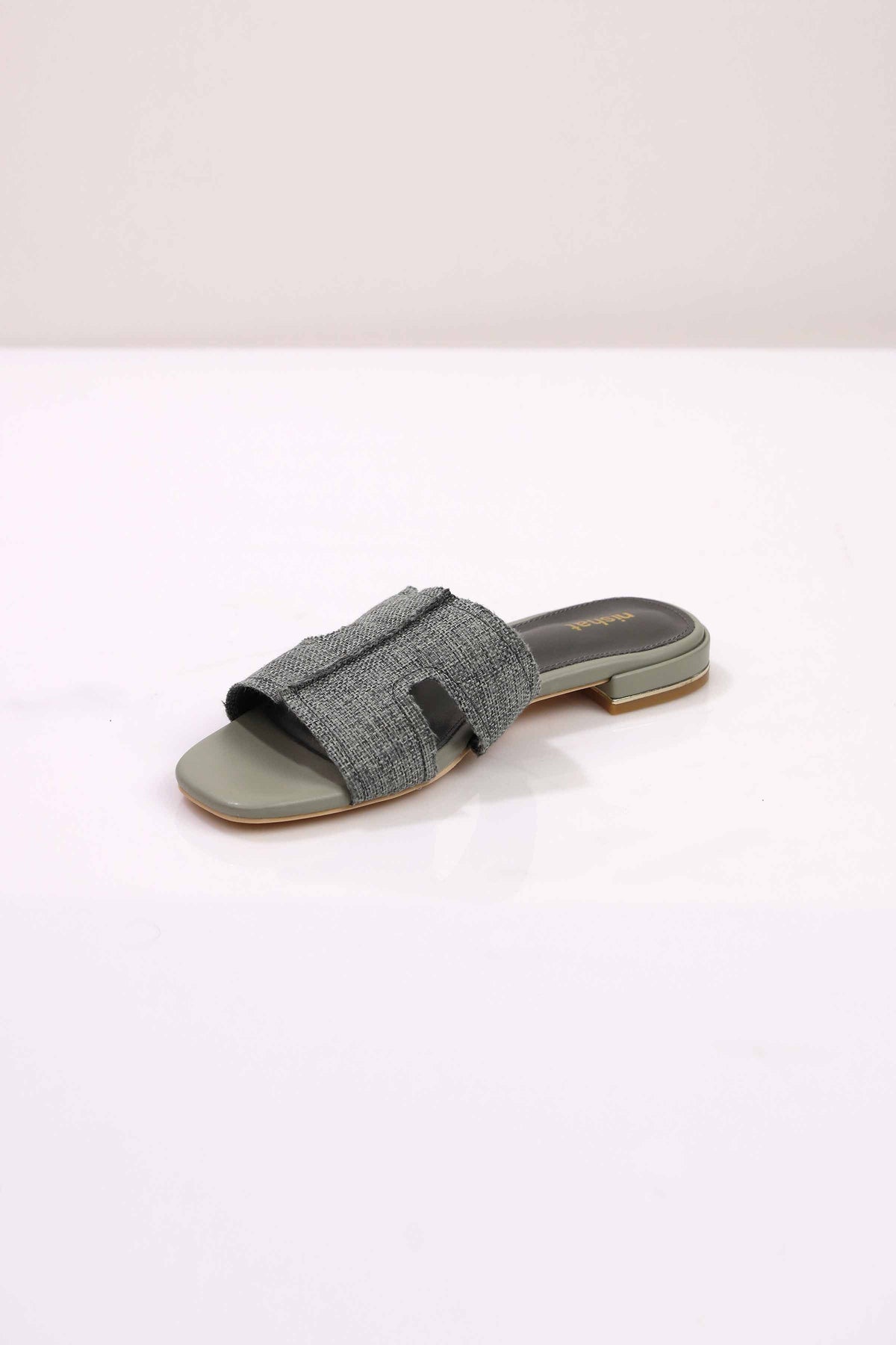 Green Chappal-443072904