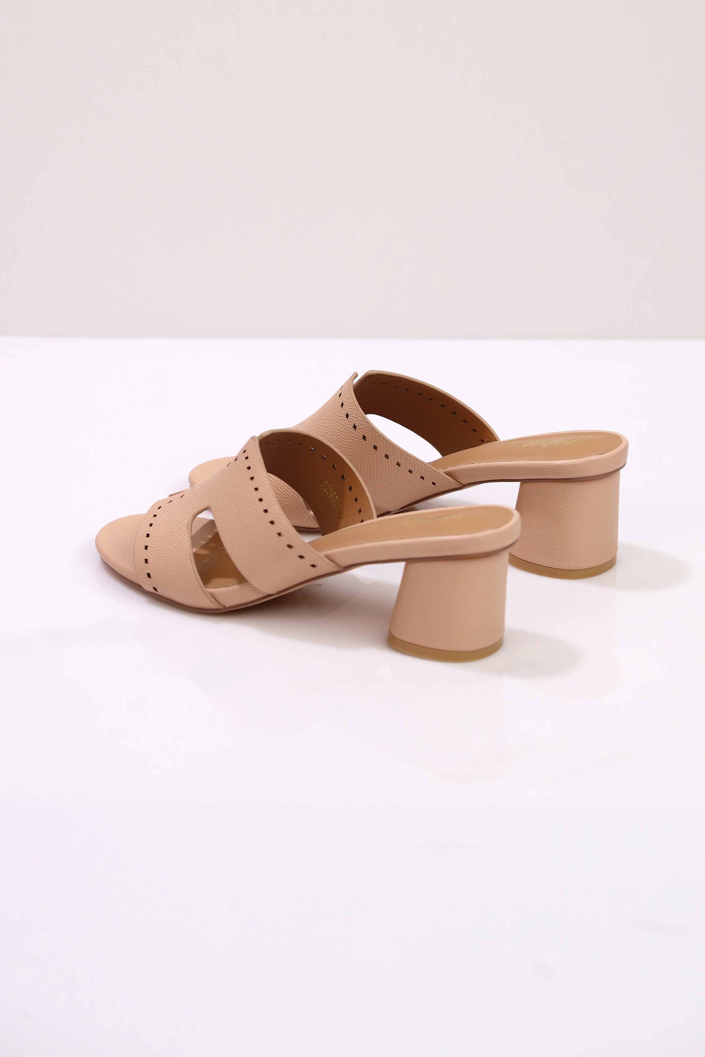 Pink Wedge-443082905