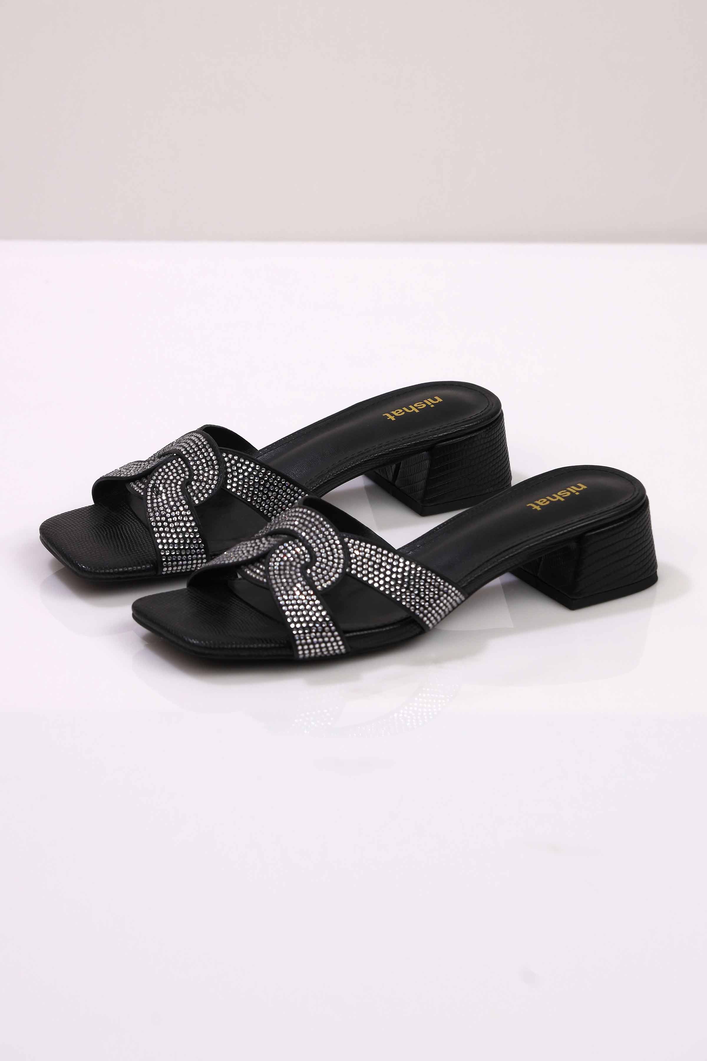 Black Wedge-443122903