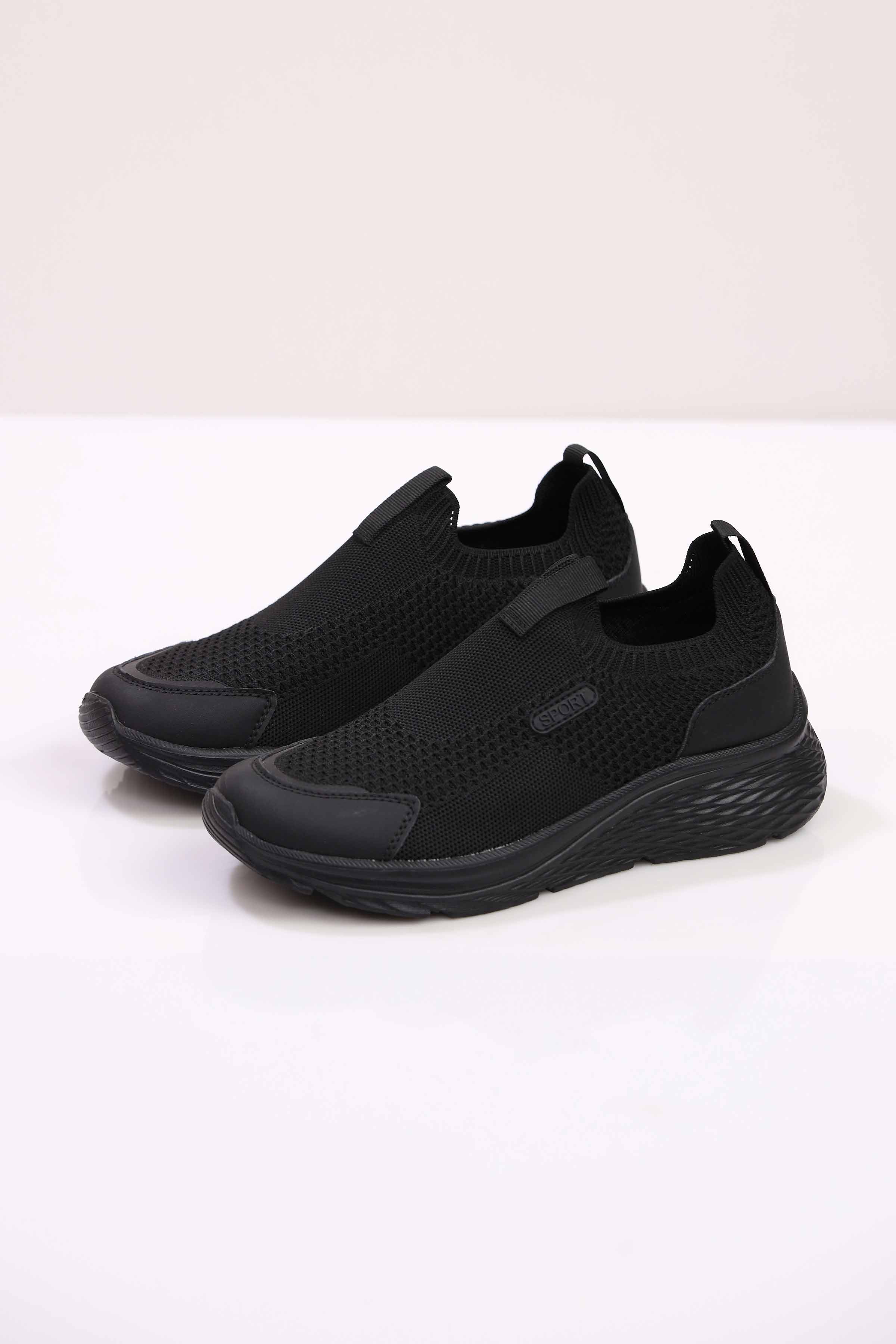 Black Canvas-443182903