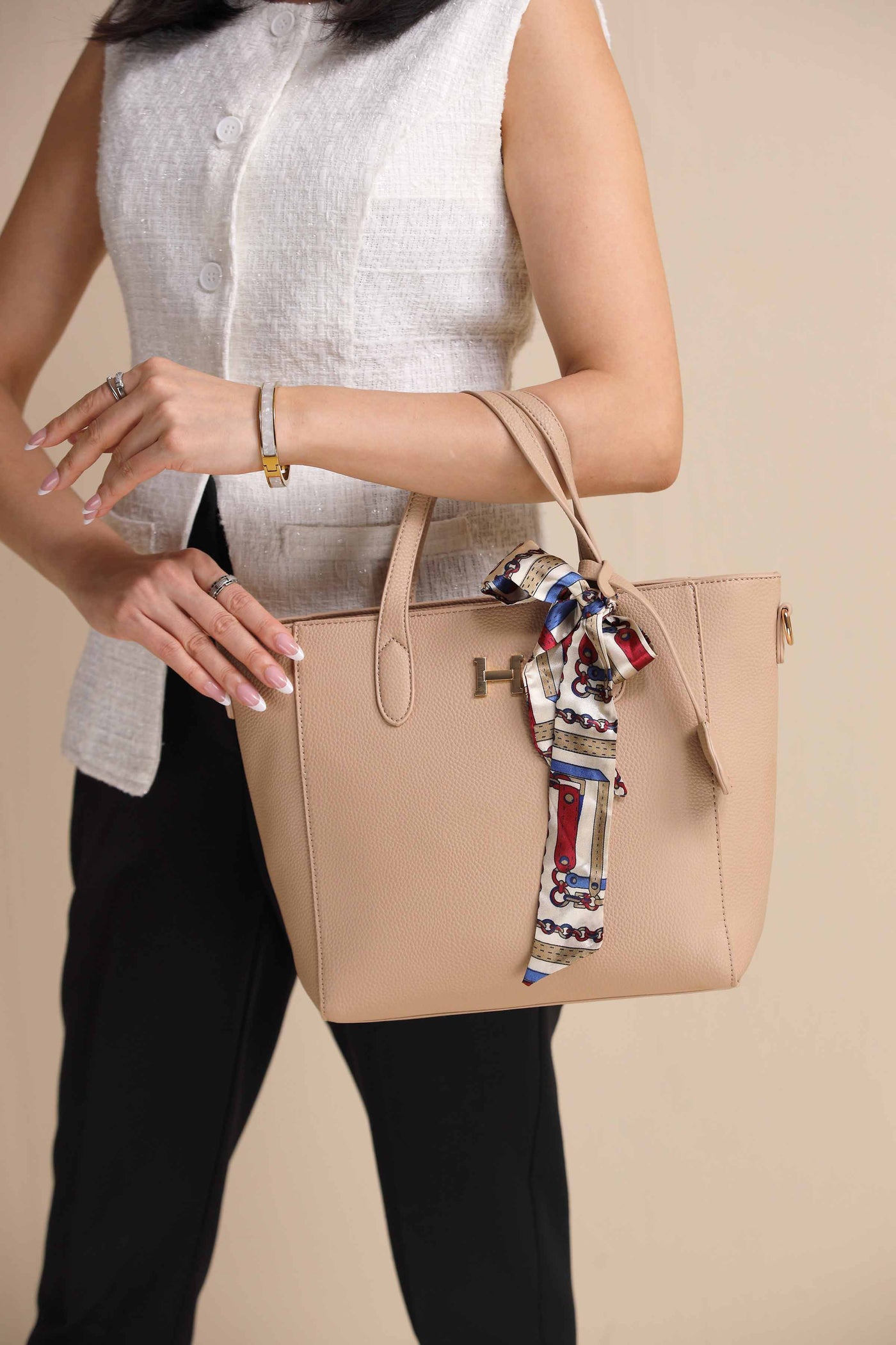 https://cdn.shopify.com/s/files/1/0534/2065/4791/files/000444832113-_6_d8a50213-d966-438e-ae09-a7137b4b099d.jpg?v=1757421917