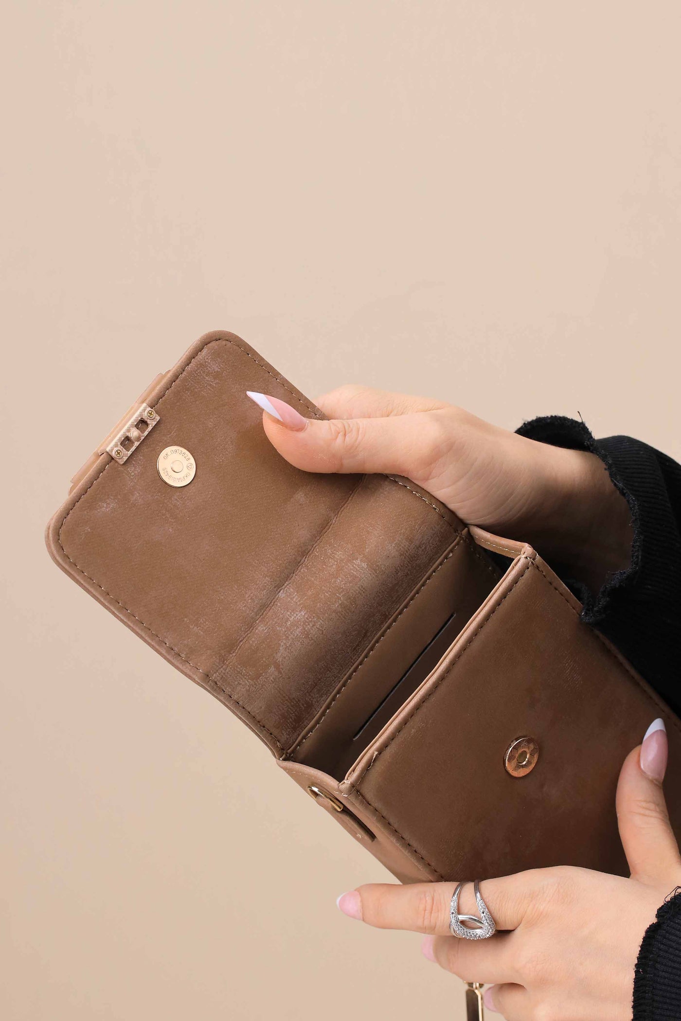 https://cdn.shopify.com/s/files/1/0534/2065/4791/files/000444922113-_6.jpg?v=1759217826