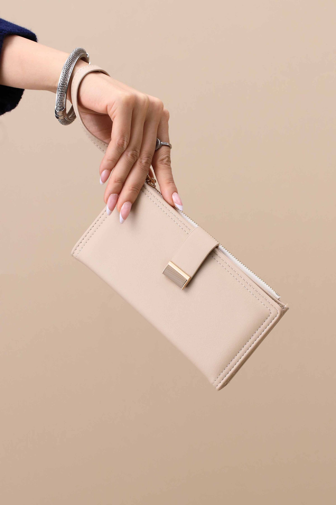 https://cdn.shopify.com/s/files/1/0534/2065/4791/files/000444932118-_2.jpg?v=1759217532