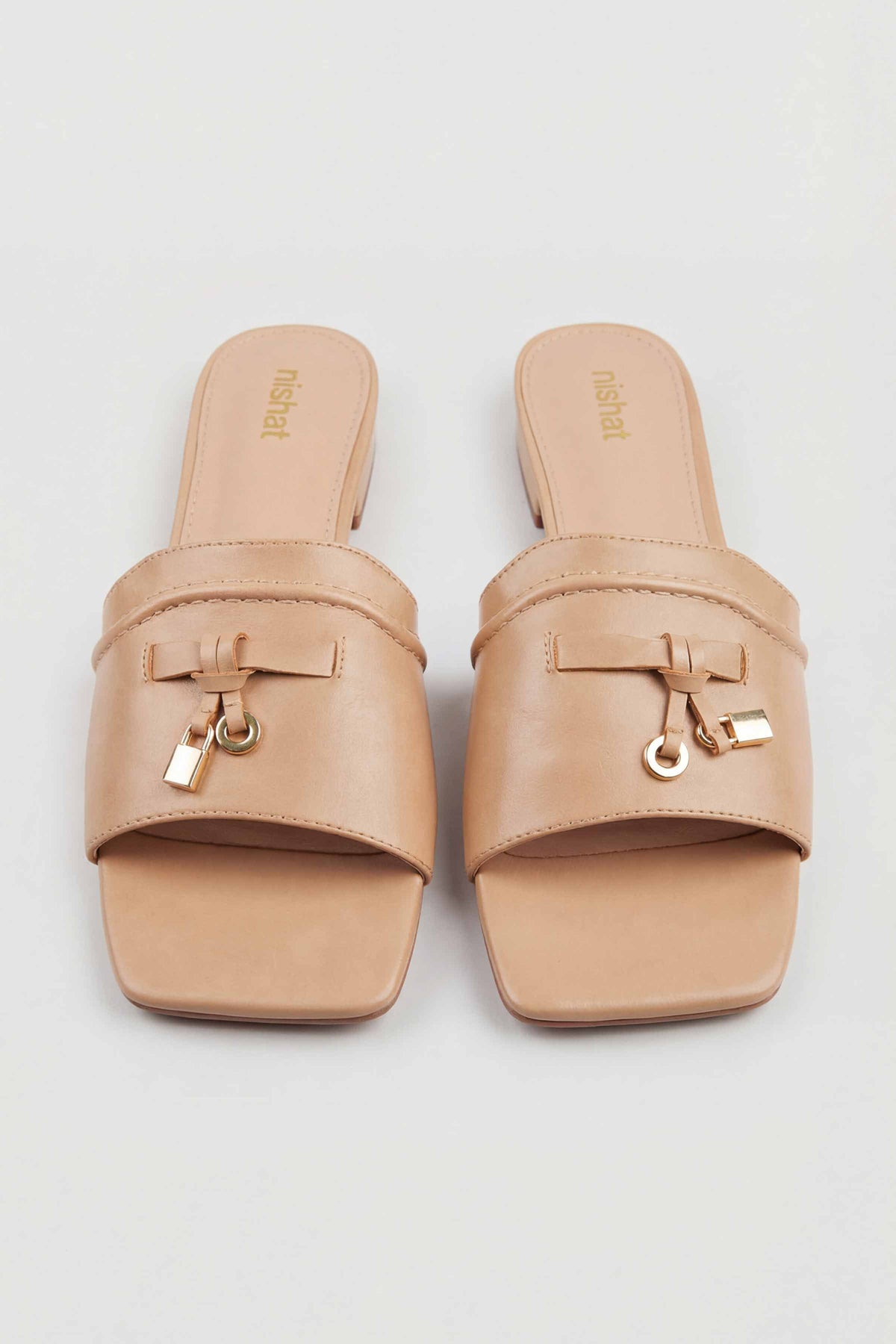 Beige Chappal-445182918