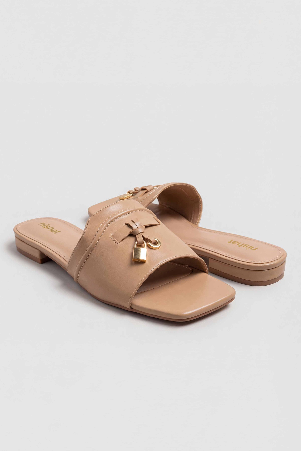 Beige Chappal-445182918