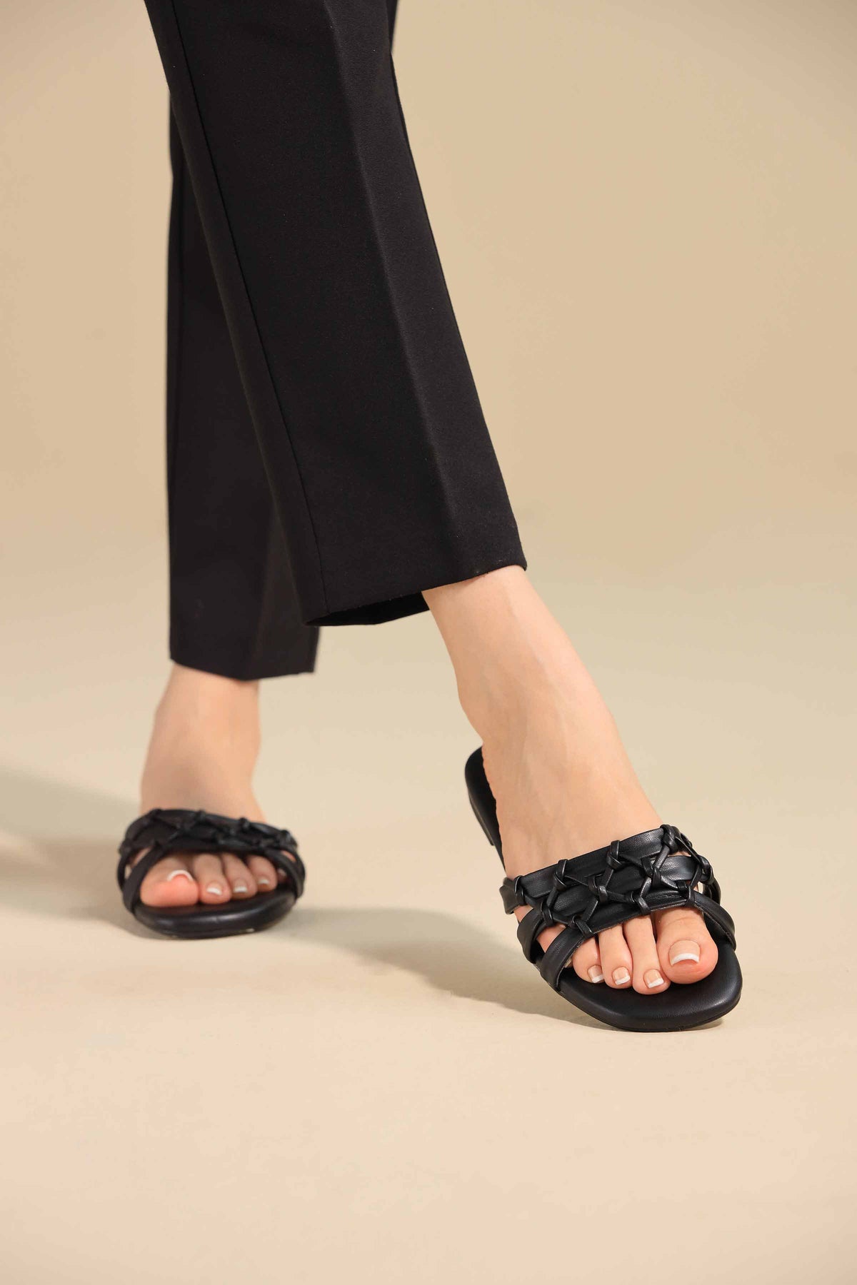 Black Chappal-445222903
