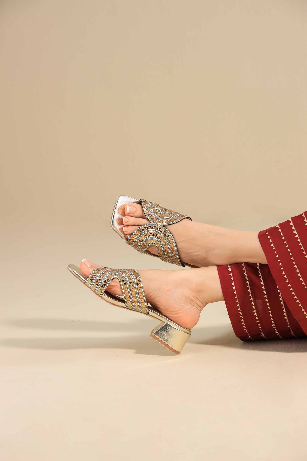 Gold Chappal-445282919
