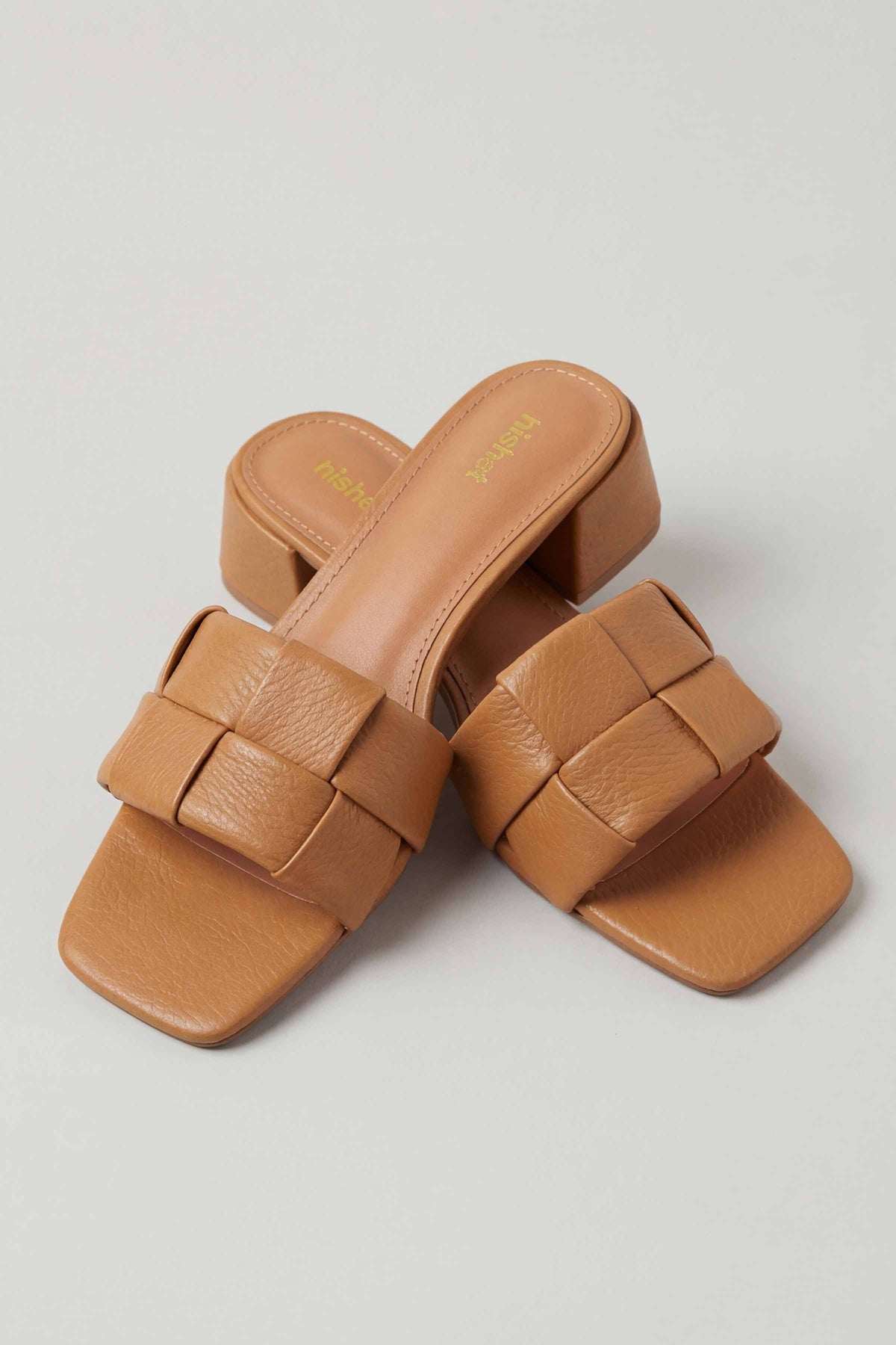 Camel Wedges-445342929