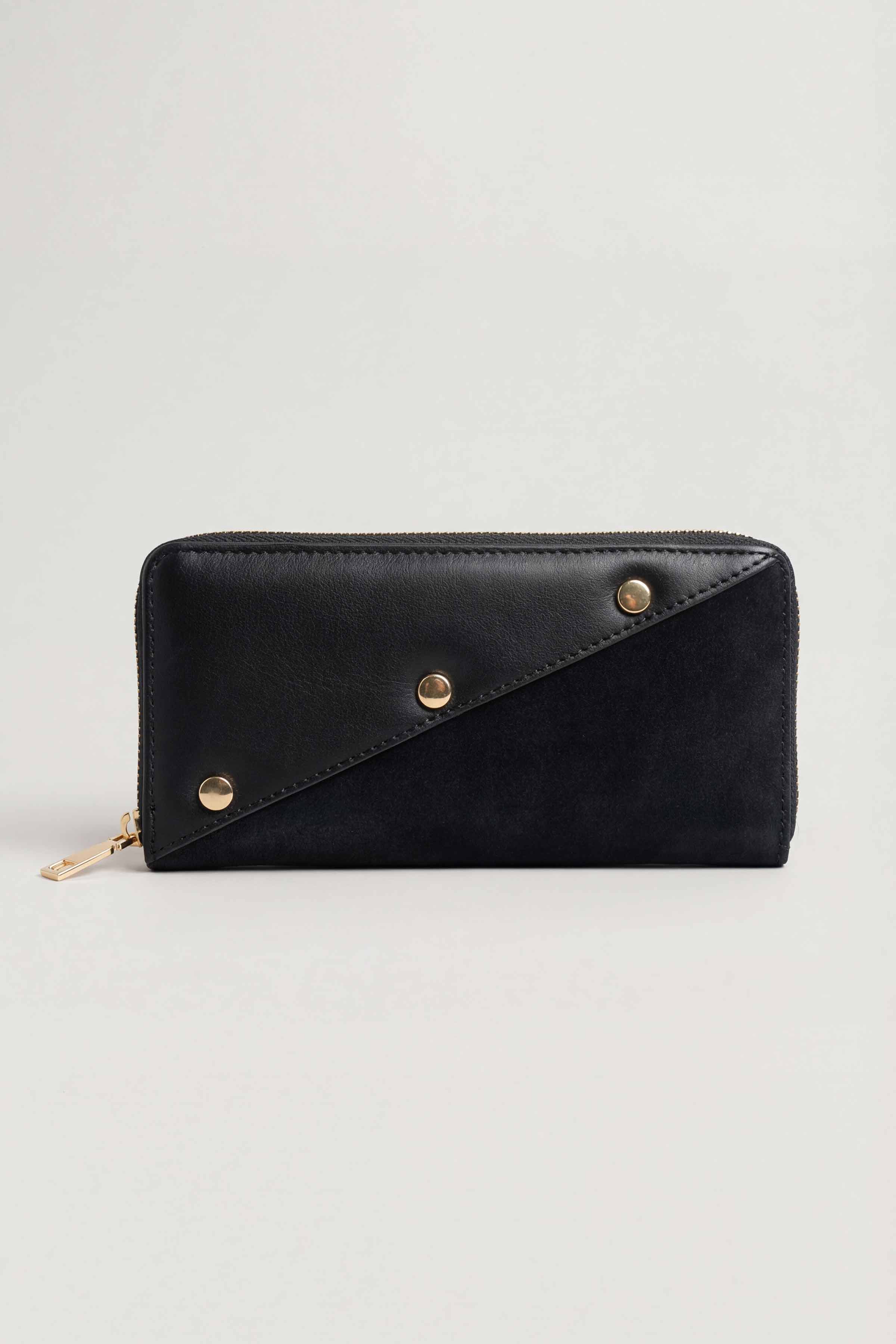 Black Wallet-446612103