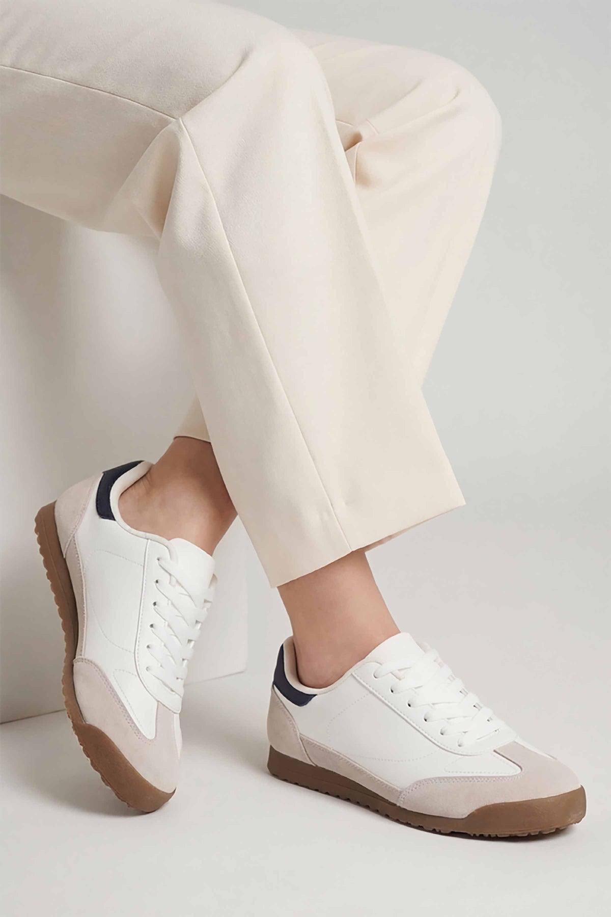 White Canvas-449242912