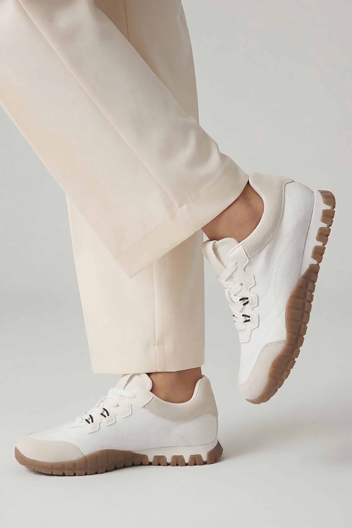 White Canvas-449252912