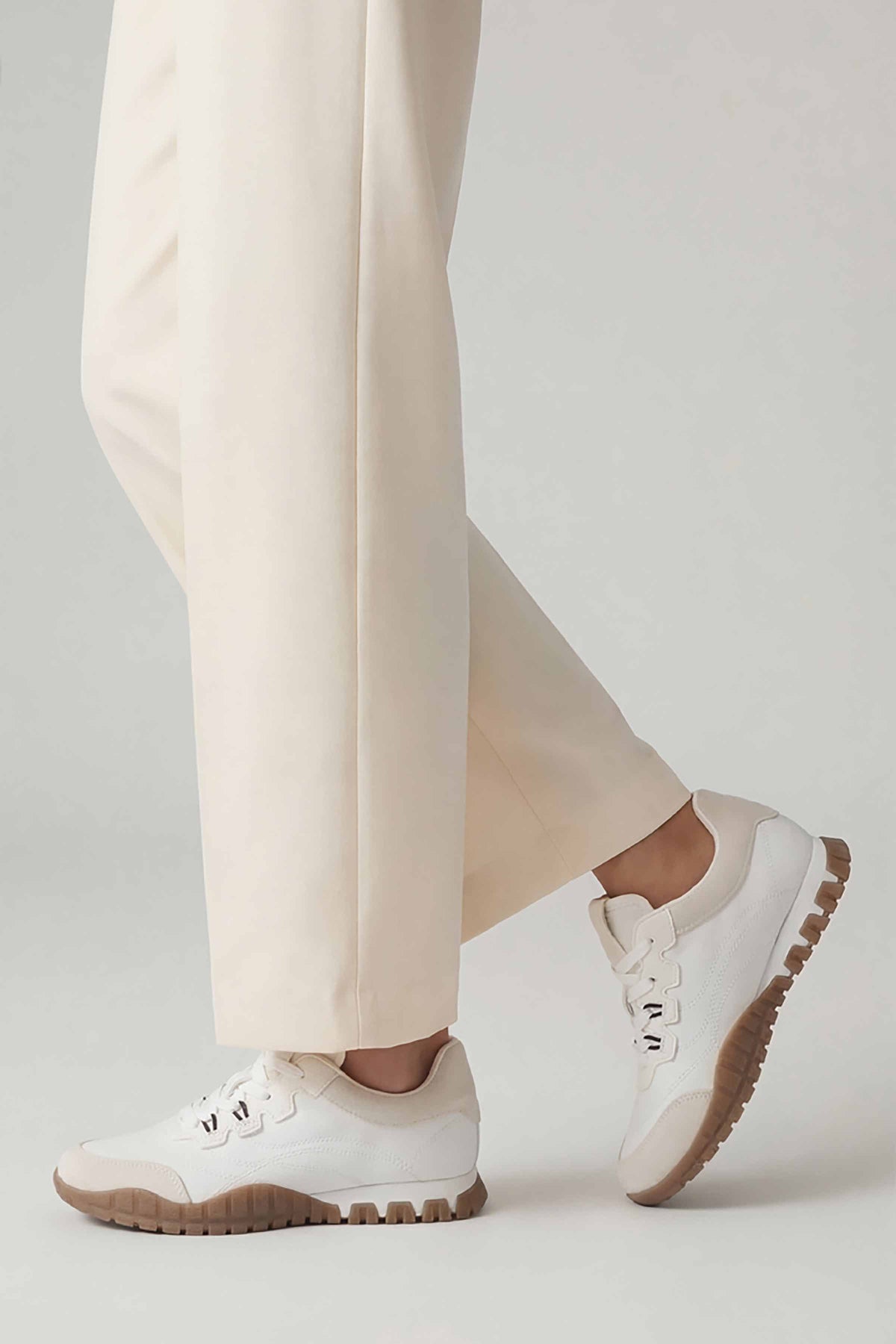 White Canvas-449252912
