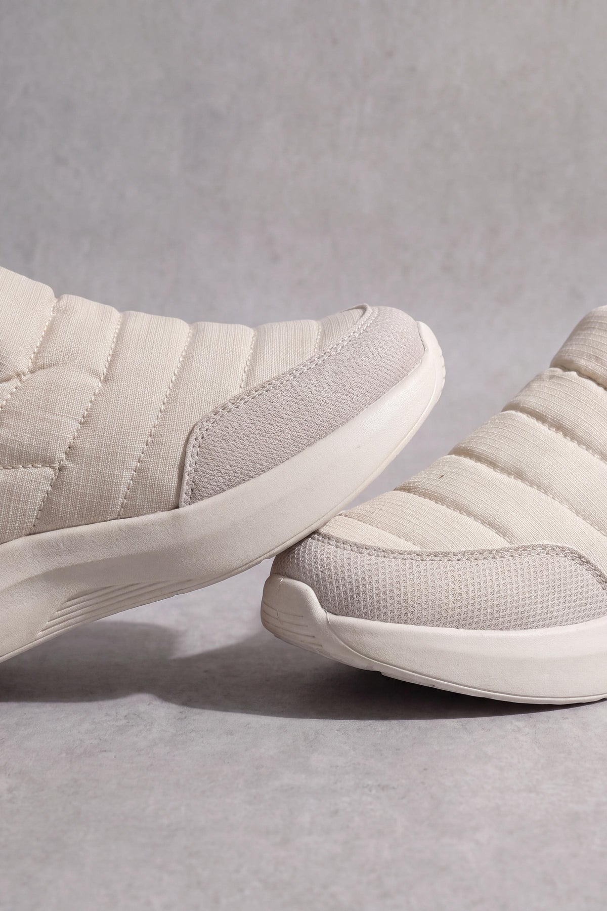 Off White Canvas-449462907