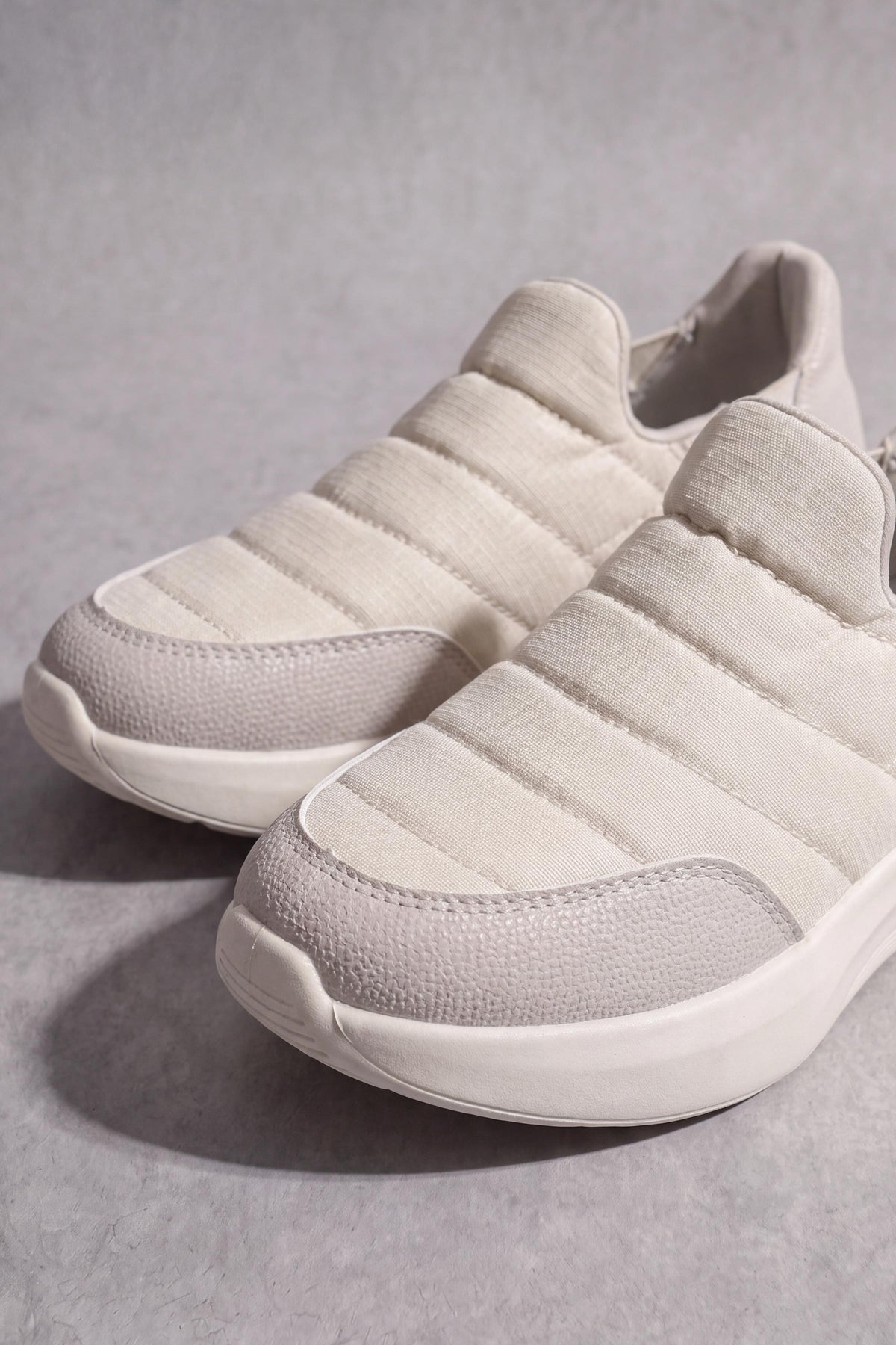 Off White Canvas-449462907