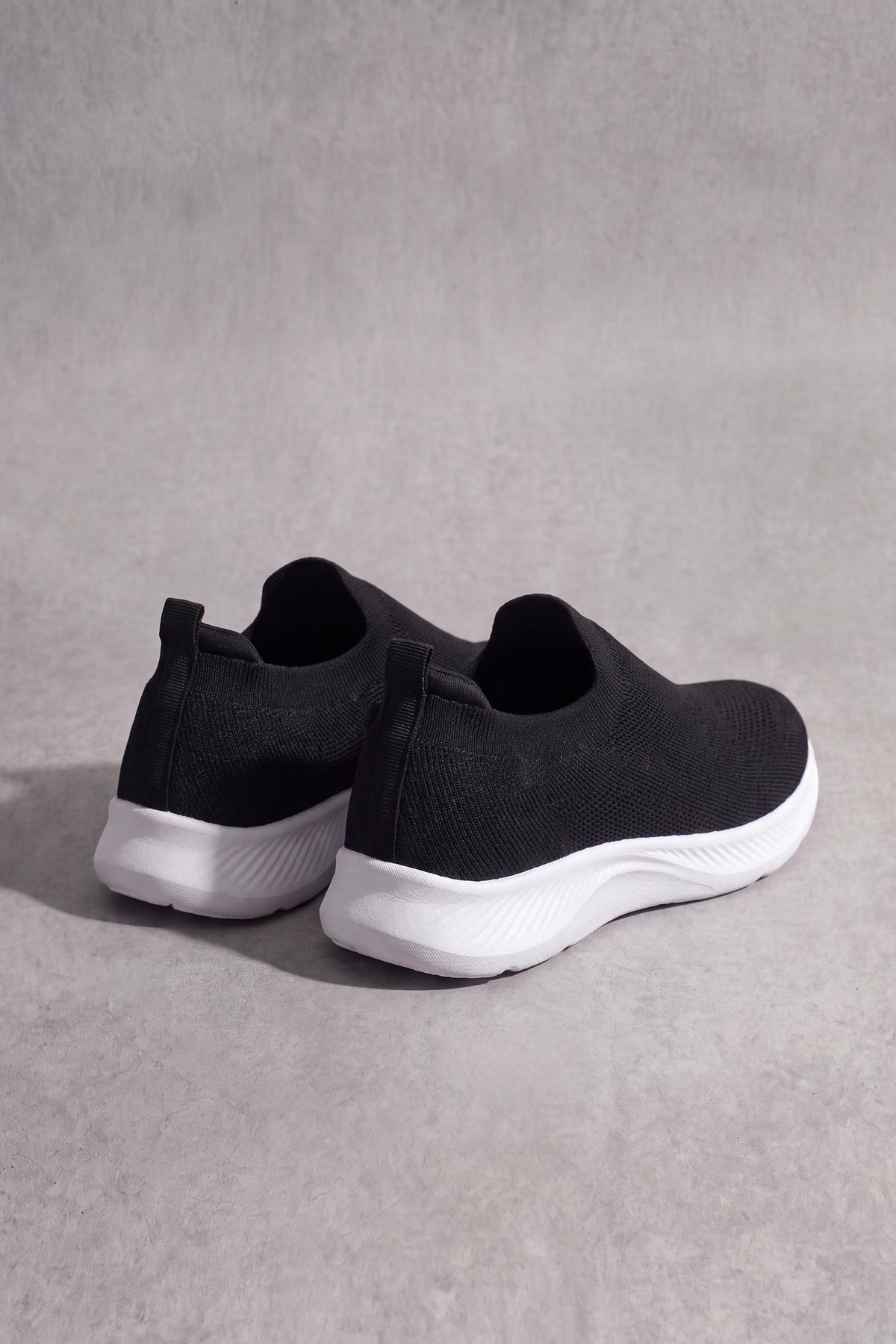 Black Canvas-449552903