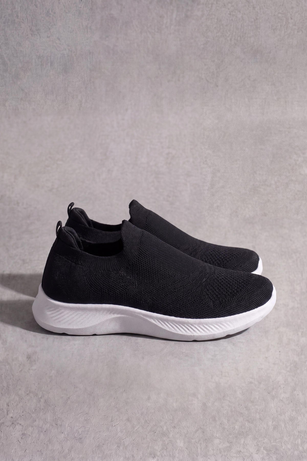 Black Canvas-449552903