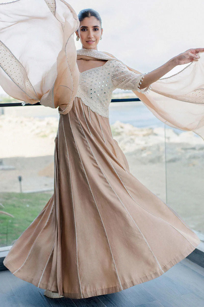 https://www.amnaarshad.pk/images/thumbs/0004524_nooray-shirt-and-dupatta.jpeg