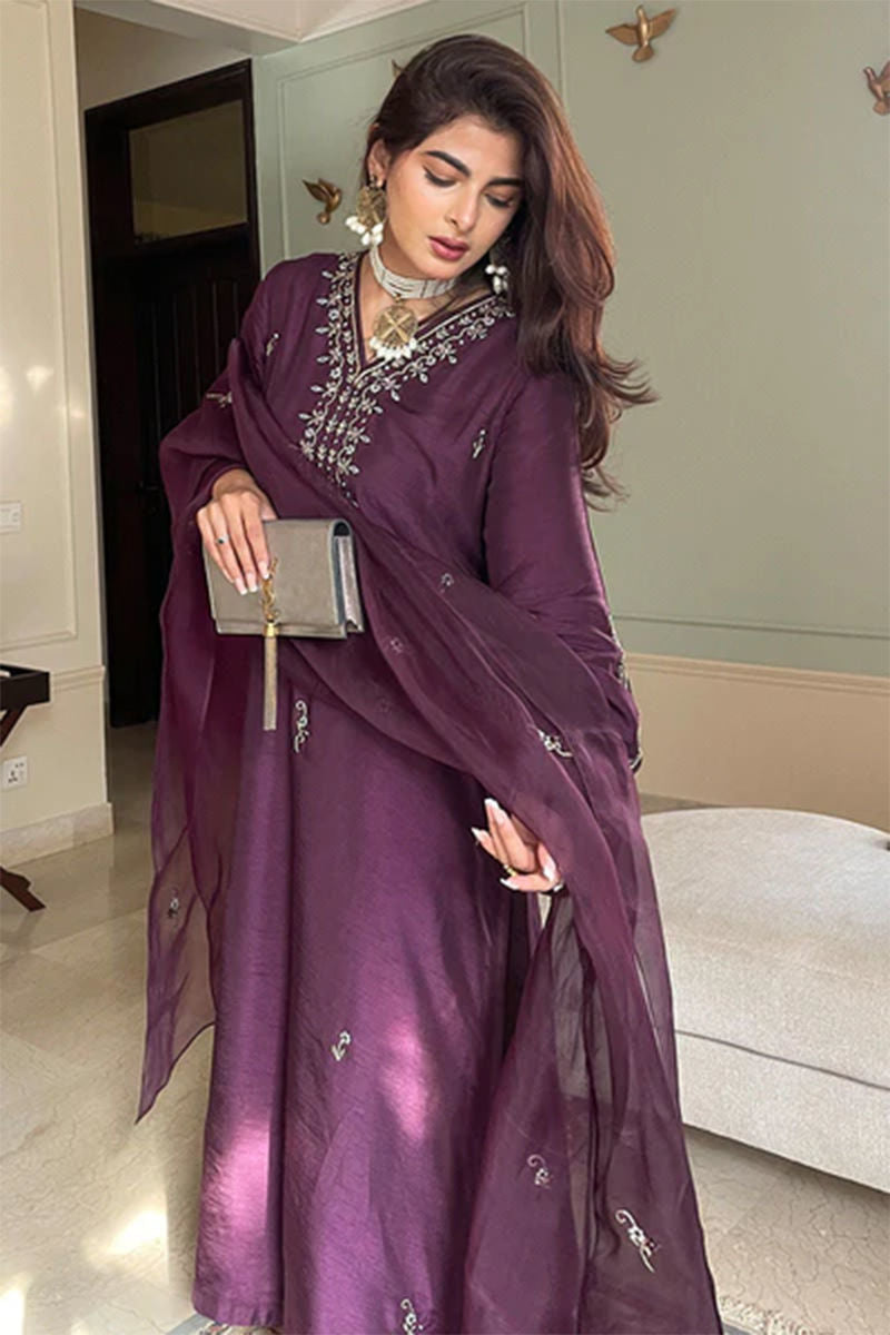 https://www.amnaarshad.pk/images/thumbs/0004735_suneela.jpeg