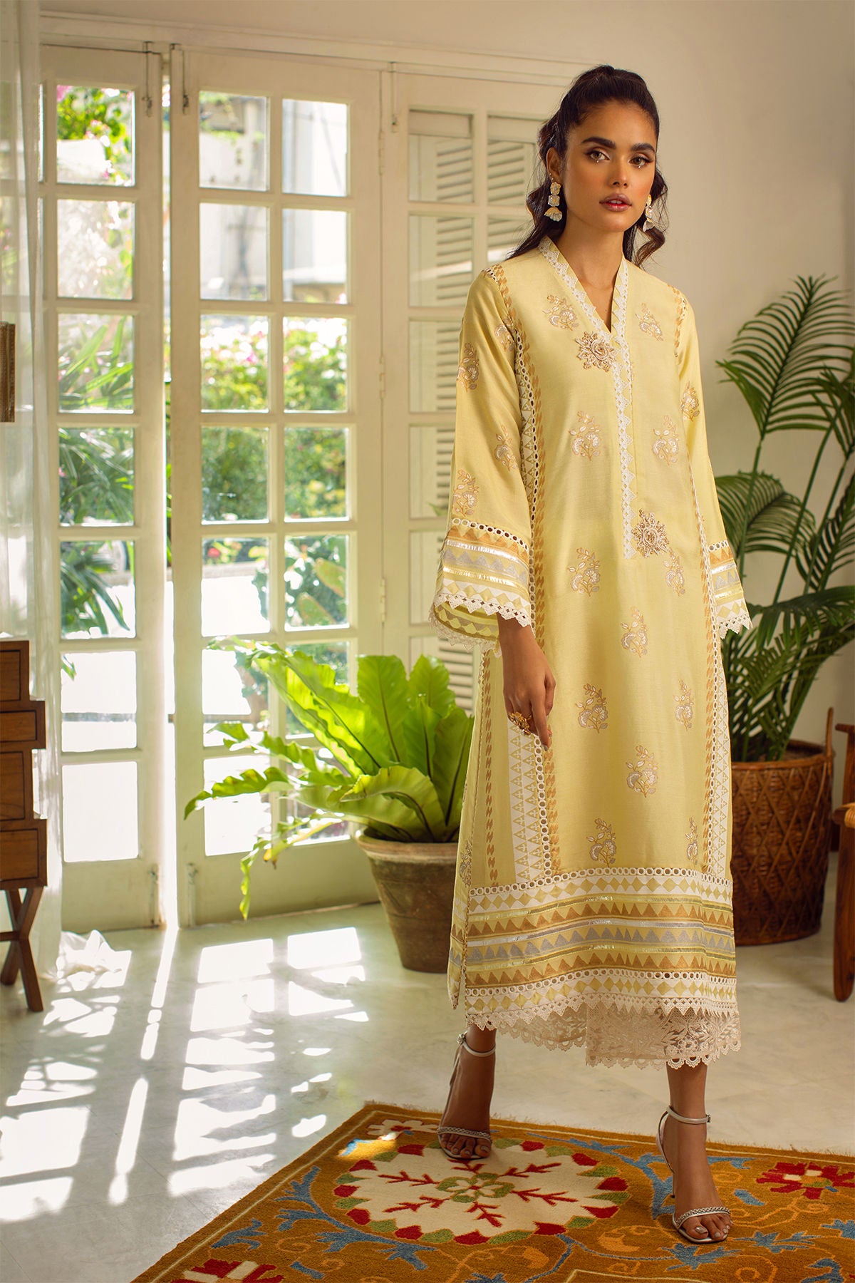 https://www.annusabrar.net/images/thumbs/0005040_azita.jpeg