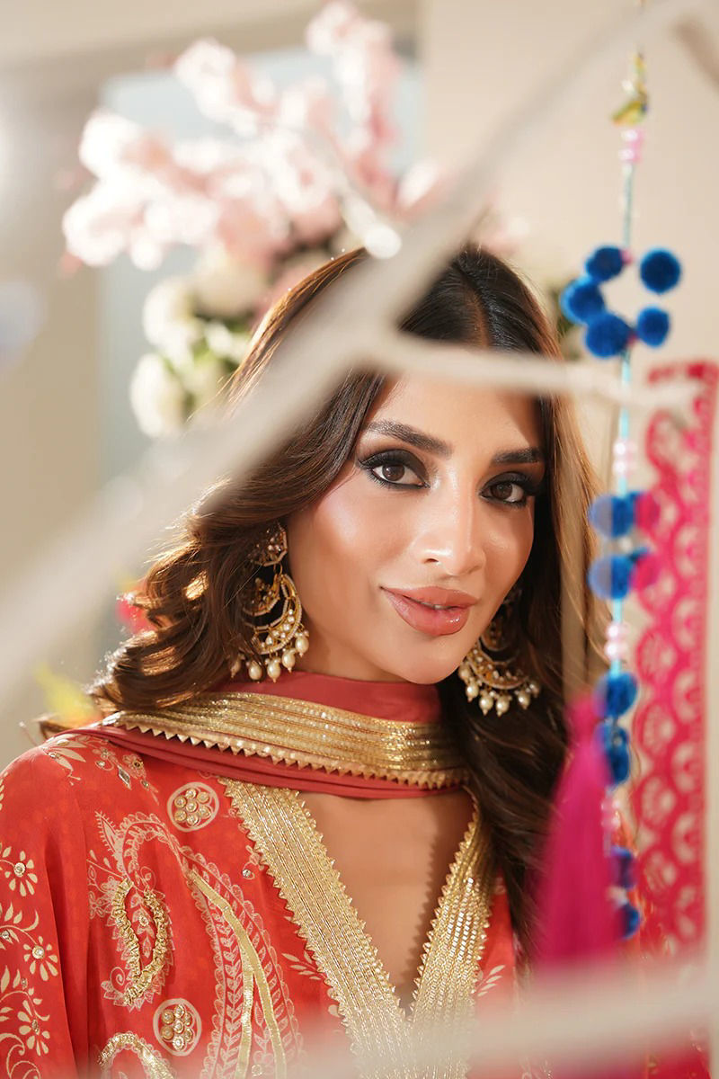 https://www.amnaarshad.pk/images/thumbs/0005129_jayah-shirt-and-dupatta.jpeg