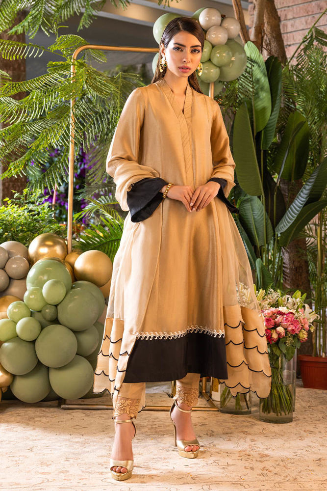 Shifting Sand with Modern Styling | Ansab Jahangir
