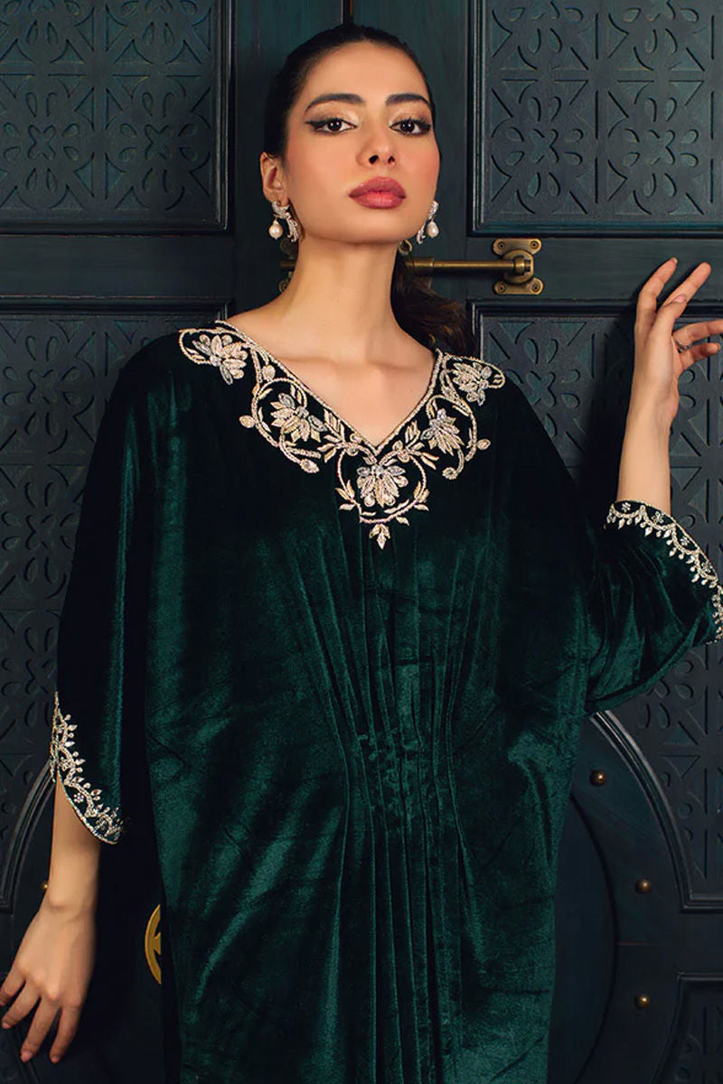 https://www.amnaarshad.pk/images/thumbs/0005668_daniya-emerald-jewel-toned-kaftan.jpeg
