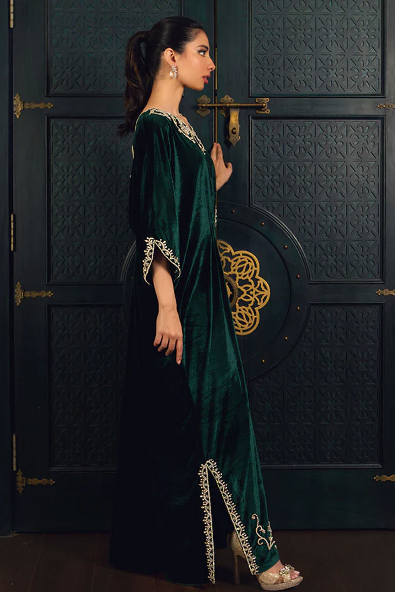 https://www.amnaarshad.pk/images/thumbs/0005669_daniya-emerald-jewel-toned-kaftan.jpeg