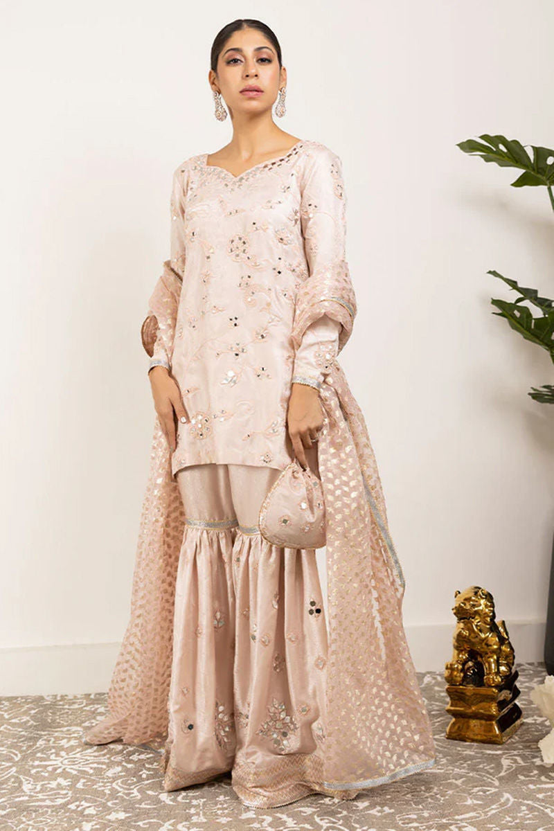 https://www.amnaarshad.pk/images/thumbs/0005688_mirray-shirt-dupatta-and-gharara.jpeg