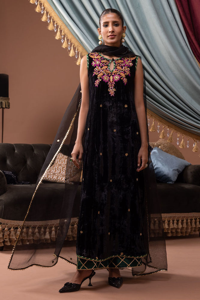Daphne with Modern Styling | Ansab Jahangir