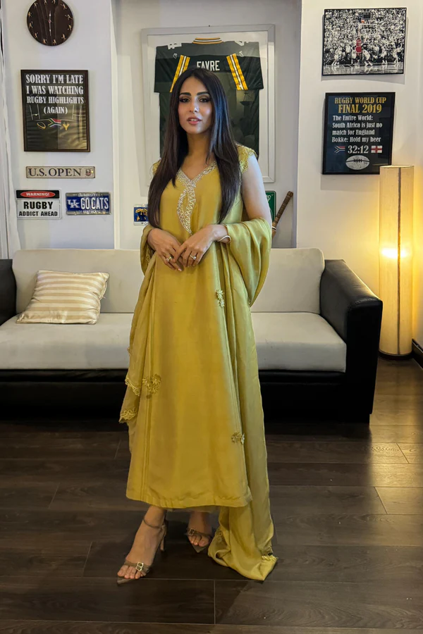 https://www.amnaarshad.pk/images/thumbs/0006532_syra-style-diaries.png