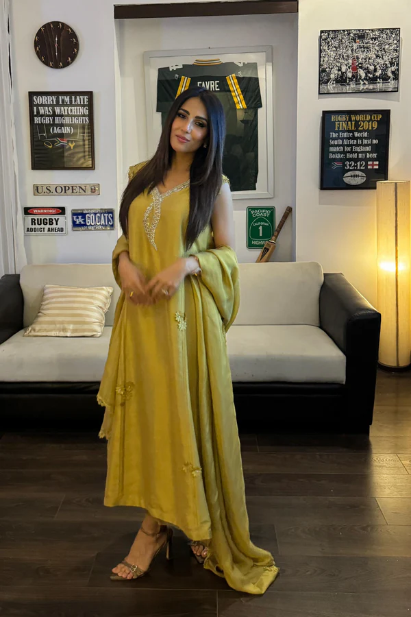 https://www.amnaarshad.pk/images/thumbs/0006534_syra-style-diaries.png