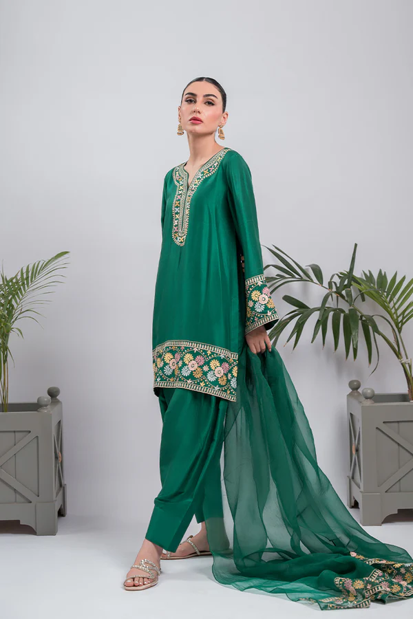 https://www.amnaarshad.pk/images/thumbs/0006557_jiya-shirt-and-dupatta.jpeg