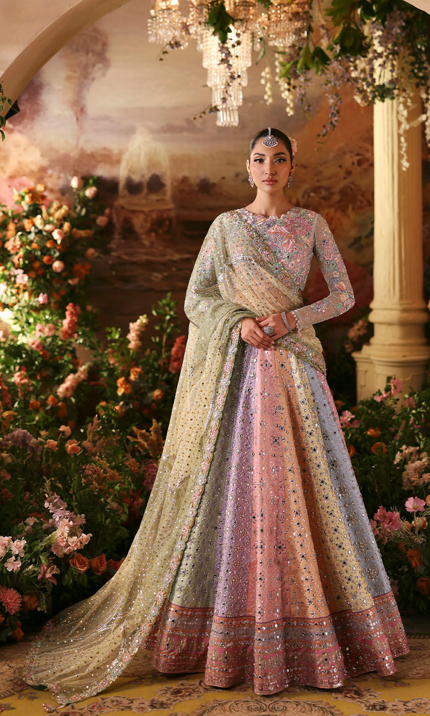 Nomi Ansari – Fairytale Style