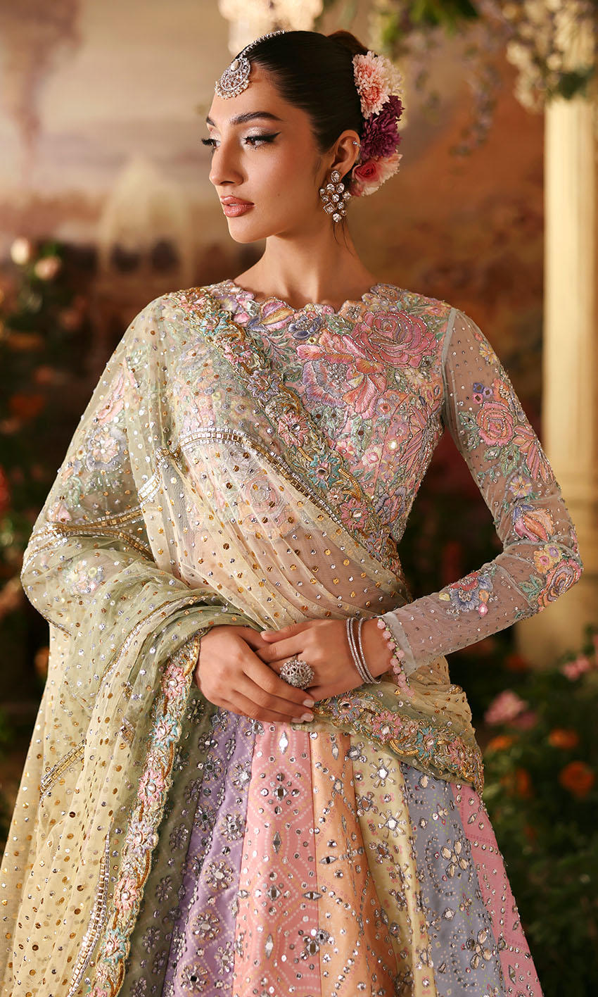 Nomi Ansari – Fairytale Style