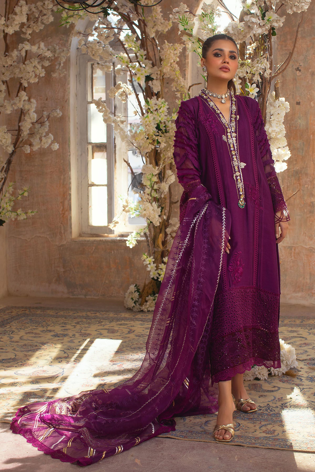 Visma aubergine