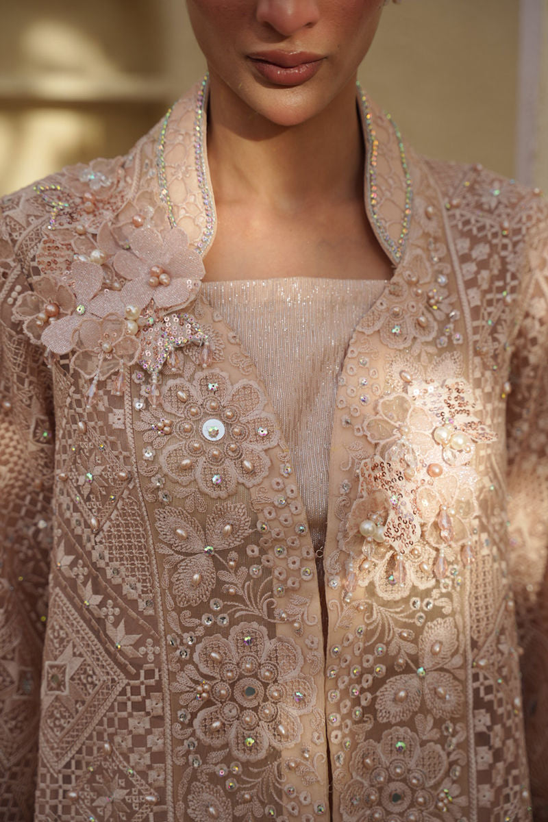 https://www.amnaarshad.pk/images/thumbs/0006730_veya-jacket-and-blouse.jpeg