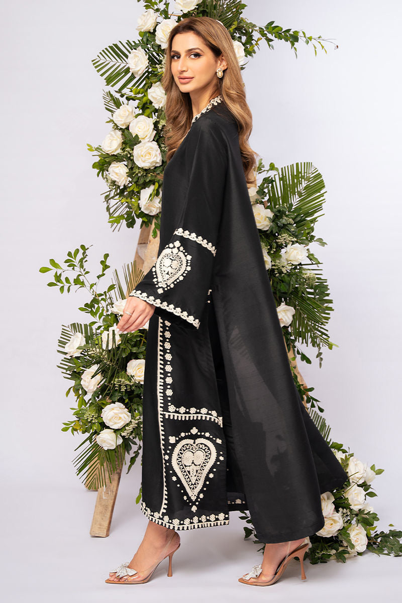 https://www.amnaarshad.pk/images/thumbs/0006807_vera-shirt-and-pants.jpeg