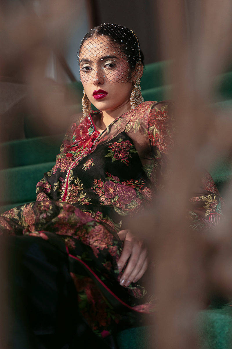 https://www.zainabsalman.com/images/thumbs/0006944_black-dahlia-kurta.jpeg