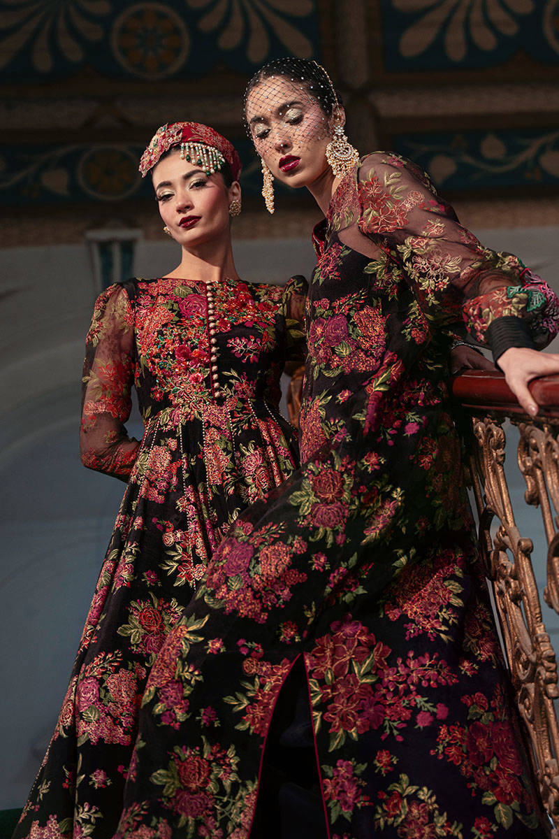 https://www.zainabsalman.com/images/thumbs/0006948_black-dahlia-kurta.jpeg