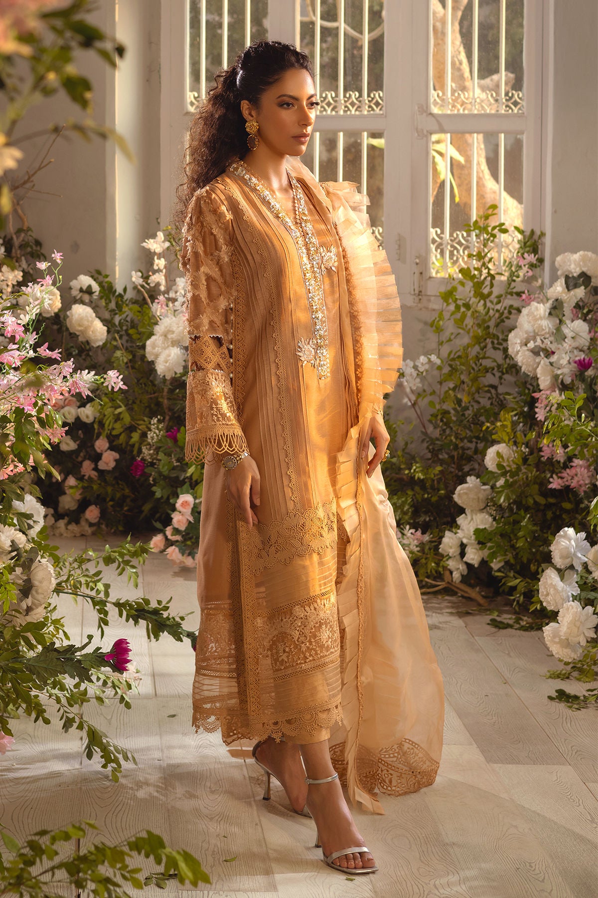 https://www.annusabrar.net/images/thumbs/0008158_roha-sand-gold-shirt-and-pants.jpeg