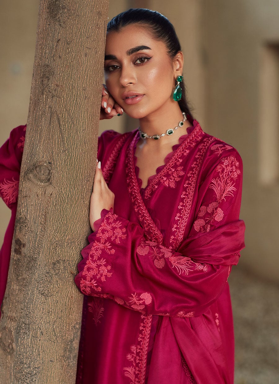 https://www.farahtalibaziz.com.pk/images/thumbs/0008375_gaelle-magenta-shirt-and-dupatta.jpeg