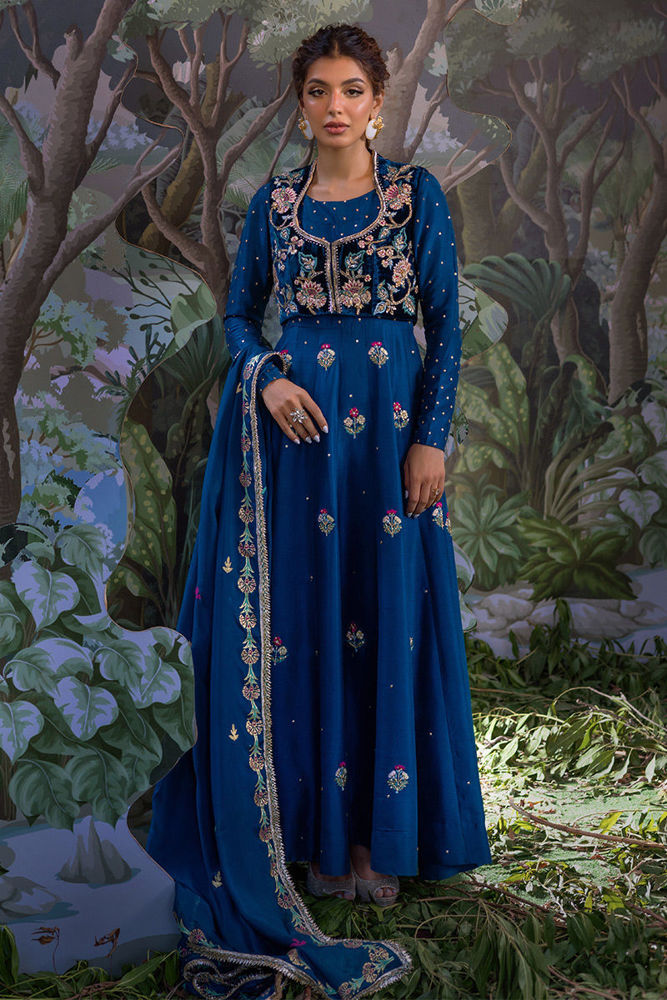 Coralie with Timeless Appeal | Ansab Jahangir