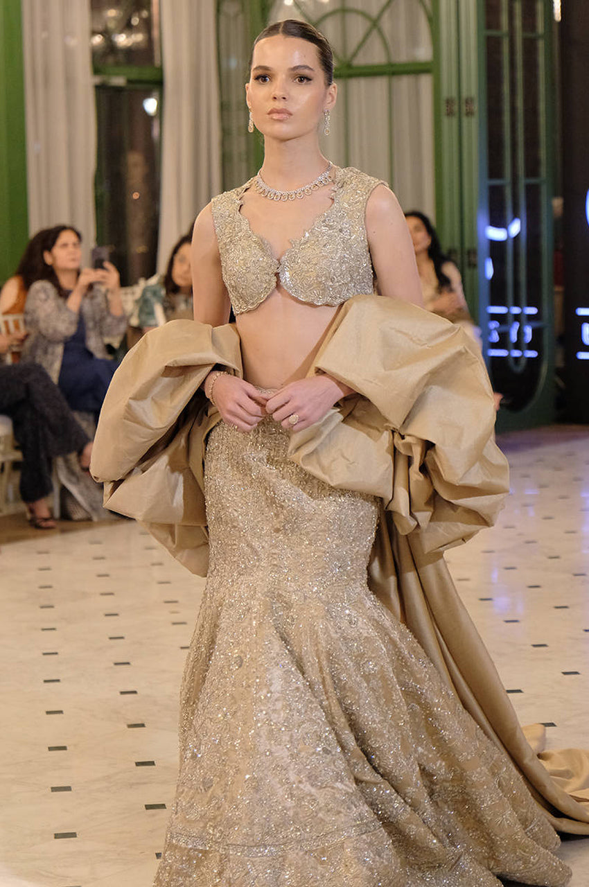 Golden Moon - Exhibition