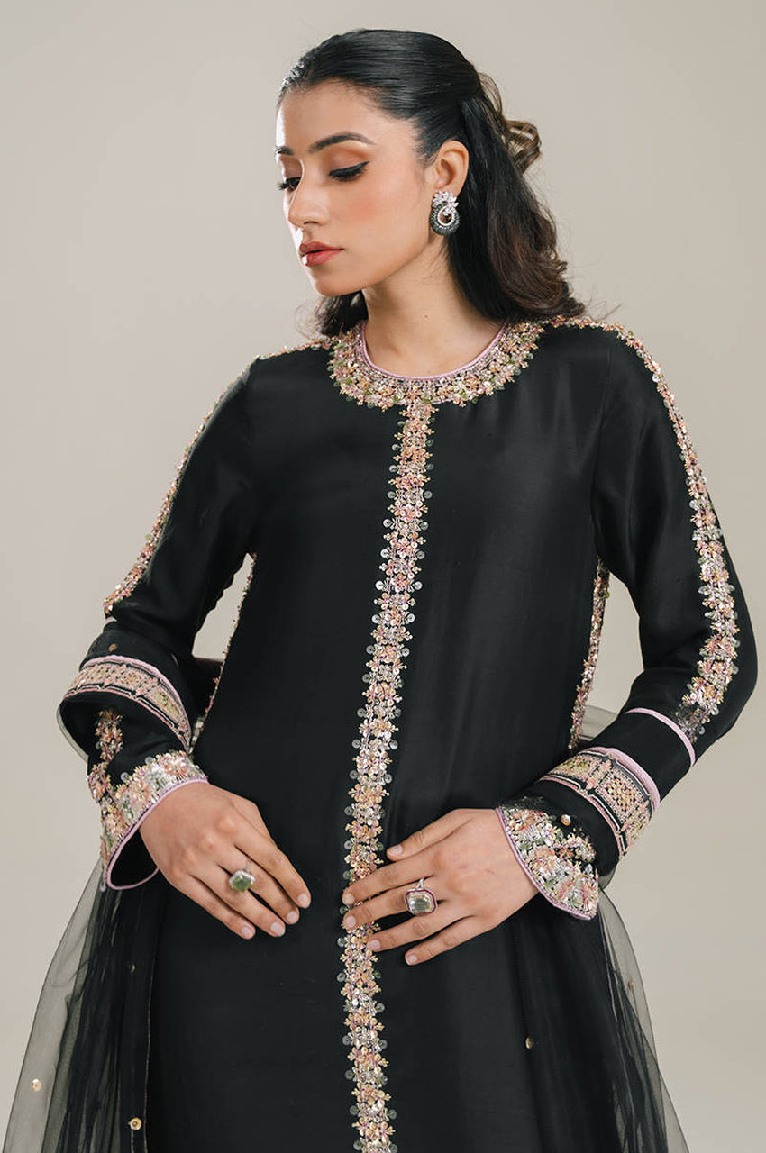 Lila In Silk (Black) - RTS