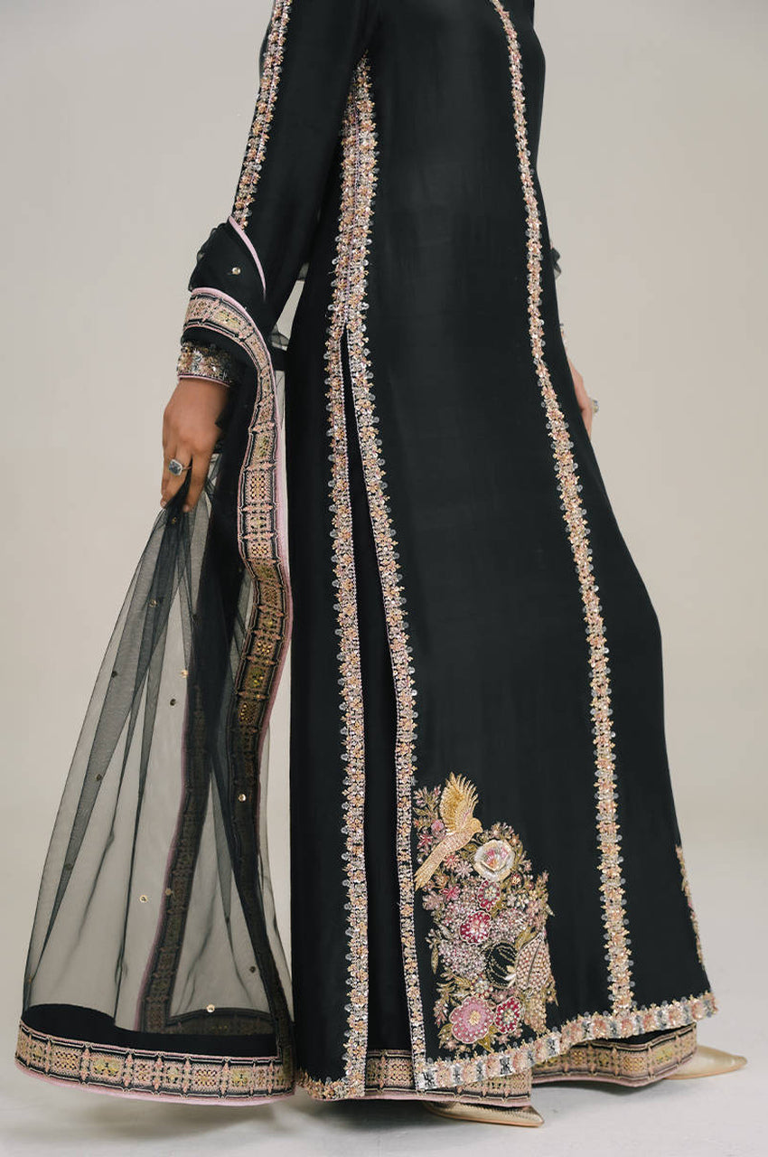 Lila In Silk (Black) - RTS