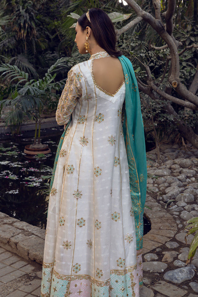 Kanwal Angharkha and Dupatta