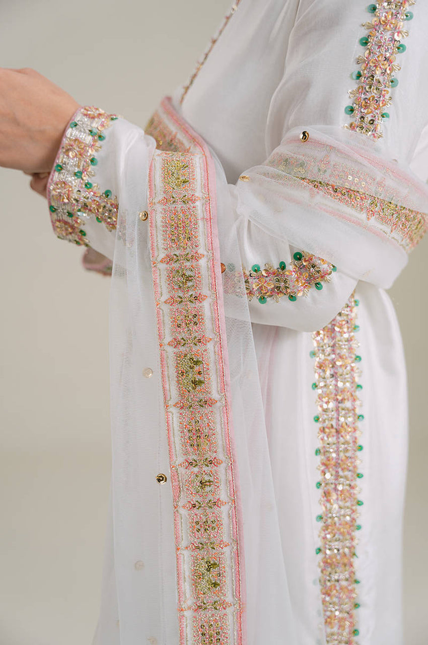 Lila In Silk (White)