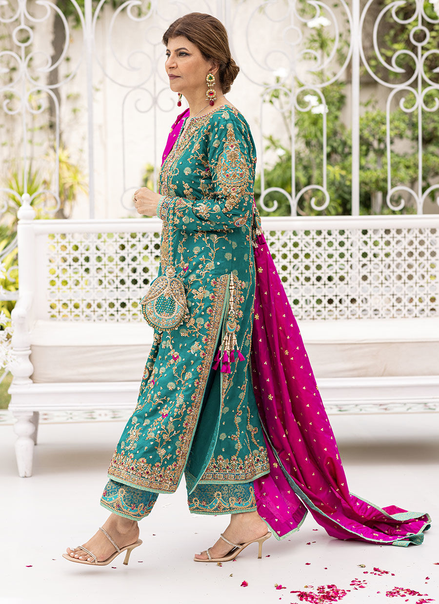Farah Talib Aziz – Avisa Emerald Style
